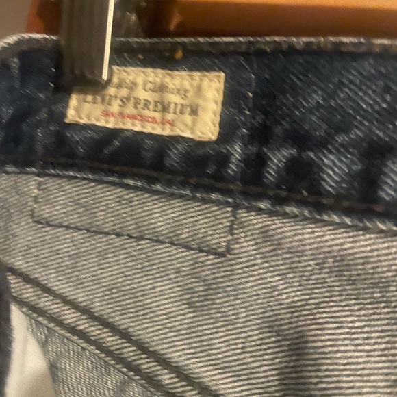 Levi’s - Picture 5 of 8